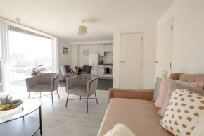 Modern Fresh 2bd Apt Close to Centre and Uni-slps5